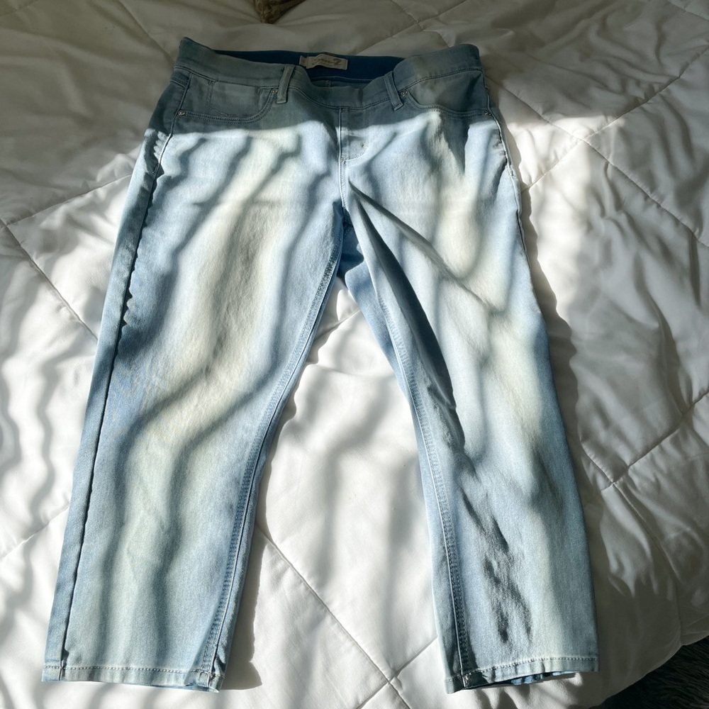 Capris - Picture 2 of 7